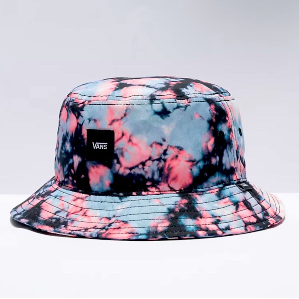 Vans Undertone Pink & Blue Wash Dye Bucket Hat
